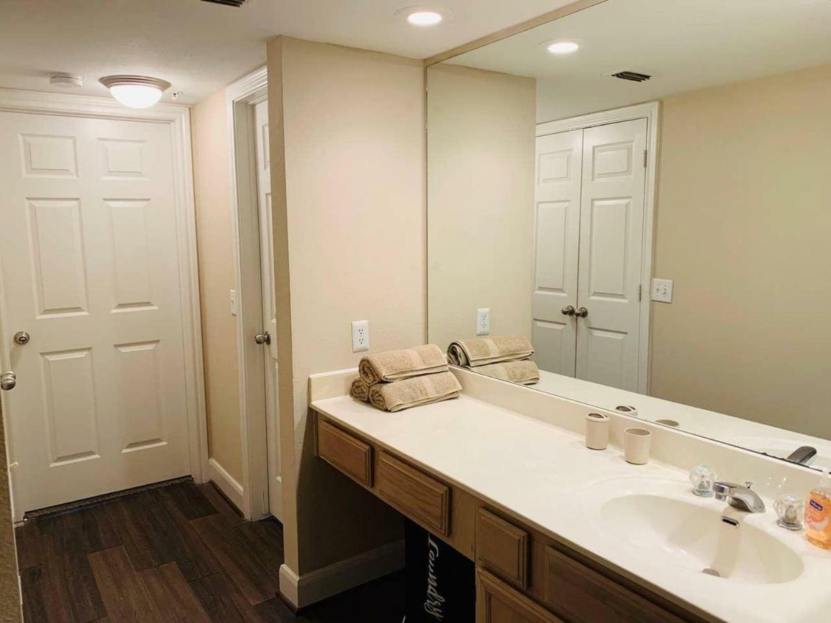 Cozy Home Near Med Center, Nrg, Galleria & Dtown Houston Exterior foto